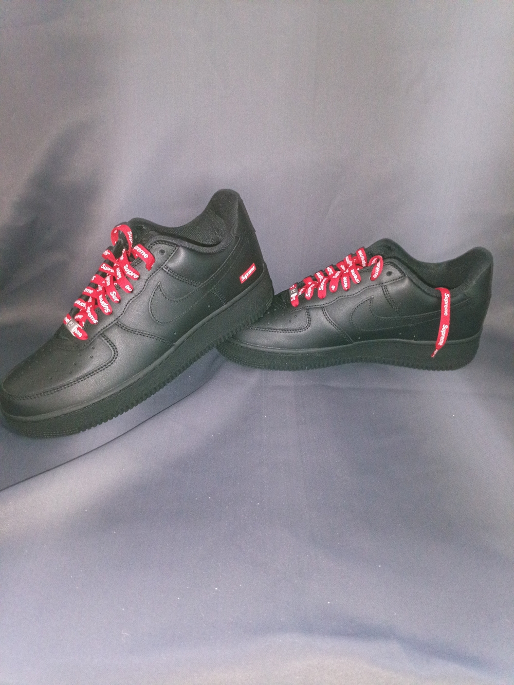 Nike Black Low-Top Sneakers with Red Laces - Men